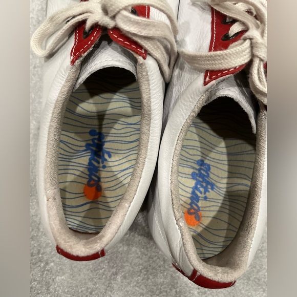 [39/8-8.5] Softinos Women Red and White Low Top Lace Up Sneakers EUC - Picture 5 of 10